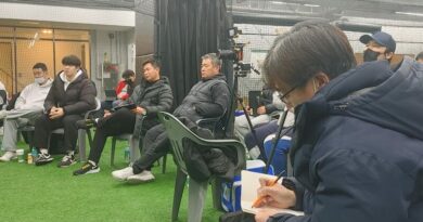 일본 야구가 버리고 있는 낡은 것들을 ‘한국적인 야구’라는 이름으로 껴안으려는 태도는 어리석다. ◑ 최민규